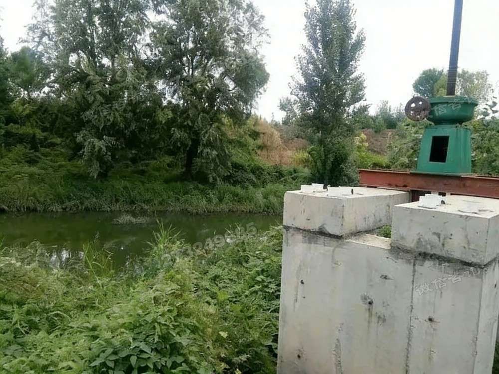 衡阳县河边单吊点铸铁闸门